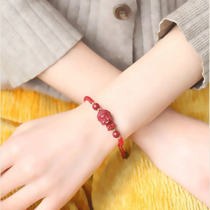 Bracelet de bénédiction en fil de cinabre avec amulette du zodiaque chinois