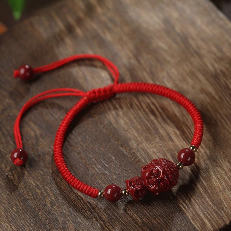 Bracelet de bénédiction en fil de cinabre avec amulette du zodiaque chinois
