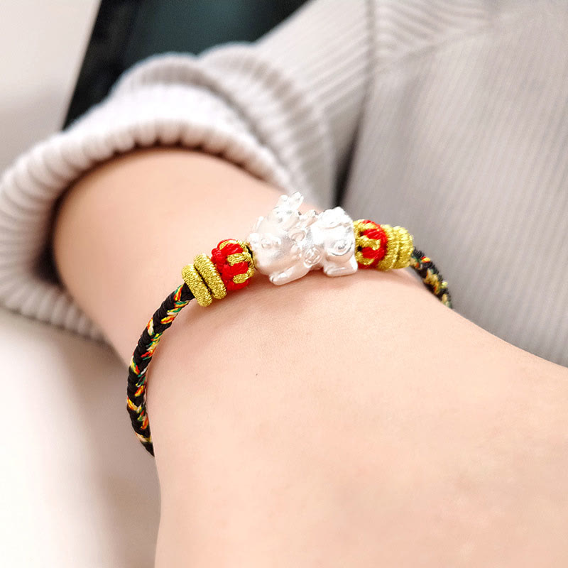 Bracelet porte-bonheur en fil coloré avec Bouddha du zodiaque chinois