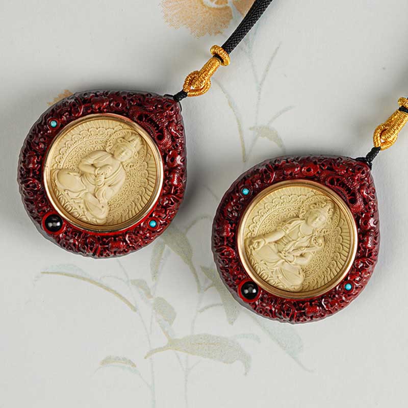 Collier du zodiaque chinois avec pendentif Avalokitesvara et bois de santal rouge