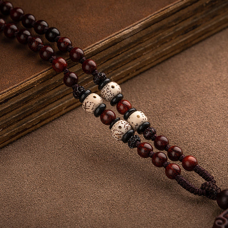 Collier de protection en bois de santal rouge du zodiaque chinois