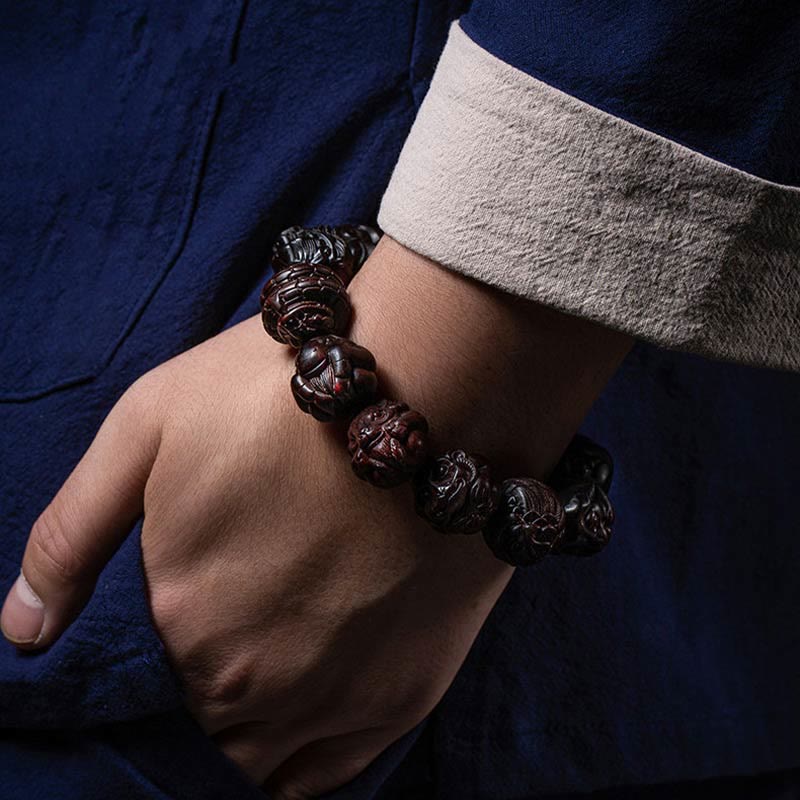 Bracelet de protection en bois de santal rouge à petites feuilles du zodiaque chinois