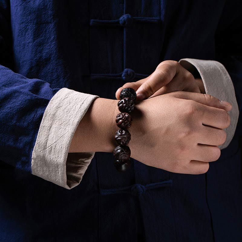 Bracelet de protection en bois de santal rouge à petites feuilles du zodiaque chinois