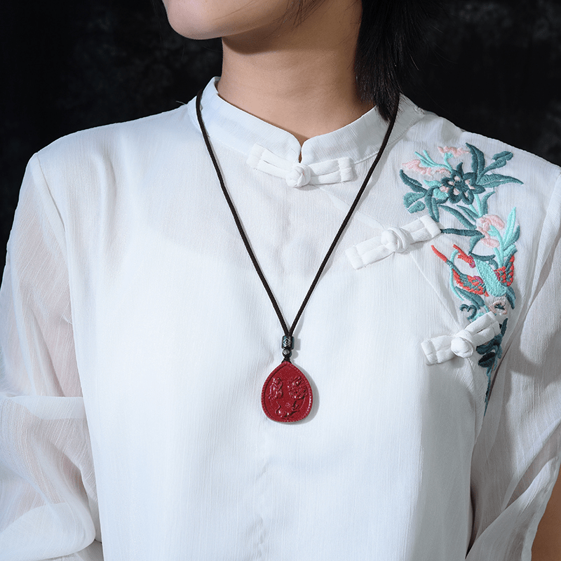 Collier du zodiaque chinois en cinabre avec pendentif de bénédiction