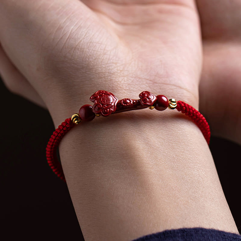 Bracelet tressé en fil rouge de 14 à 20 cm avec personnage Cinnabar Fu