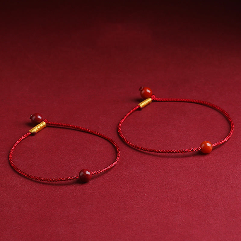 Bracelet de bénédiction en fil rouge cinabre et agate rouge