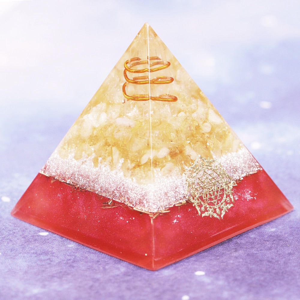 Pyramide de manifestation d'orgone en citrine