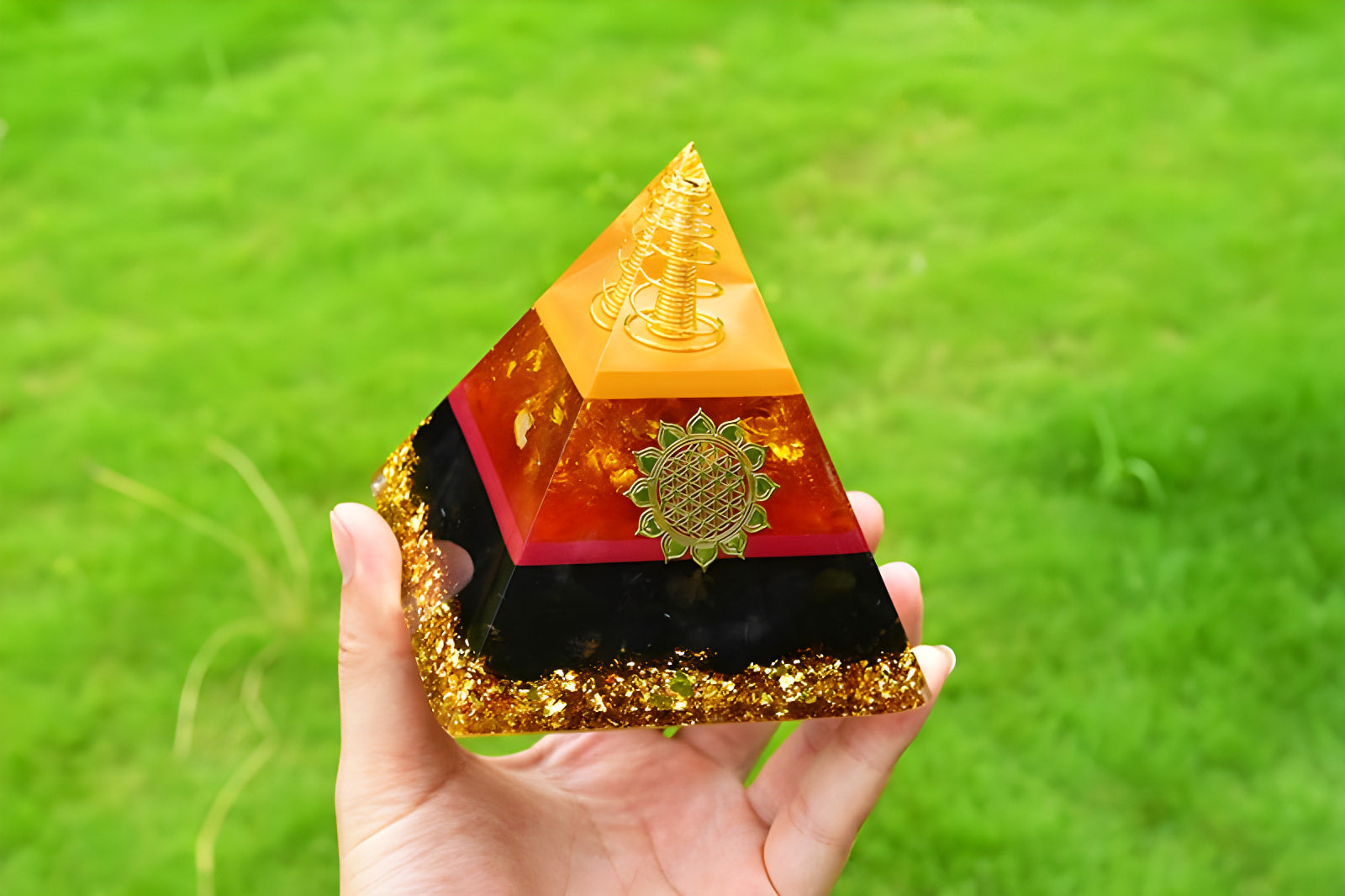Pyramide de protection en citrine