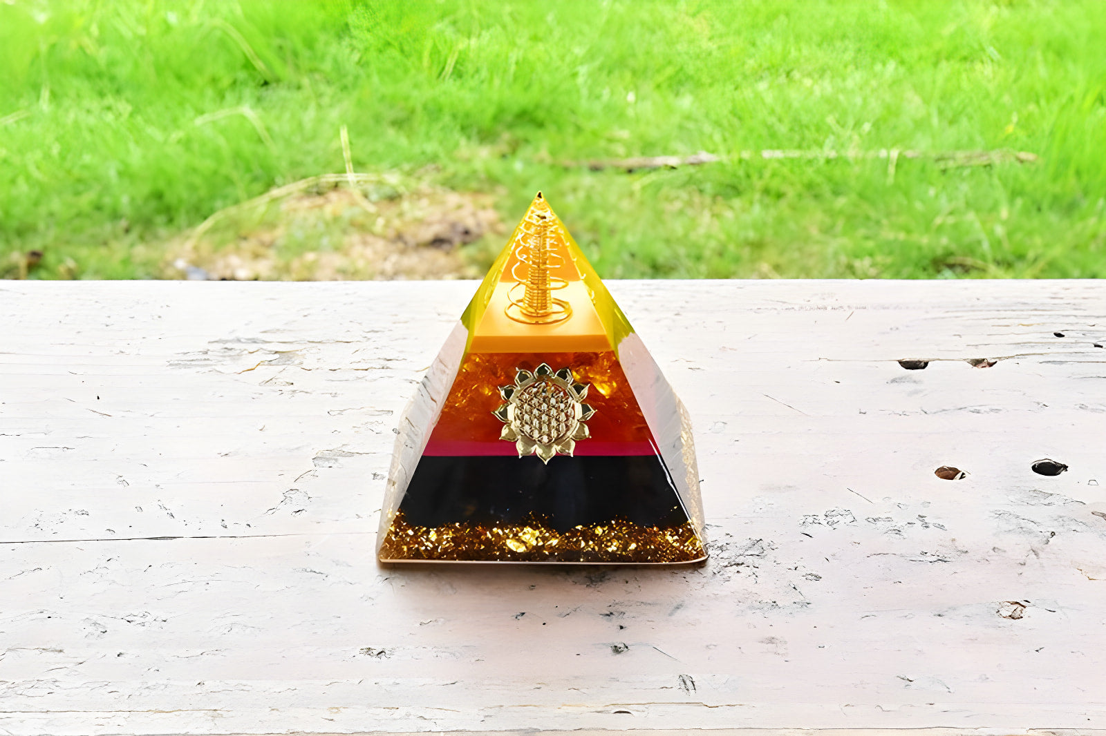 Pyramide de protection en citrine
