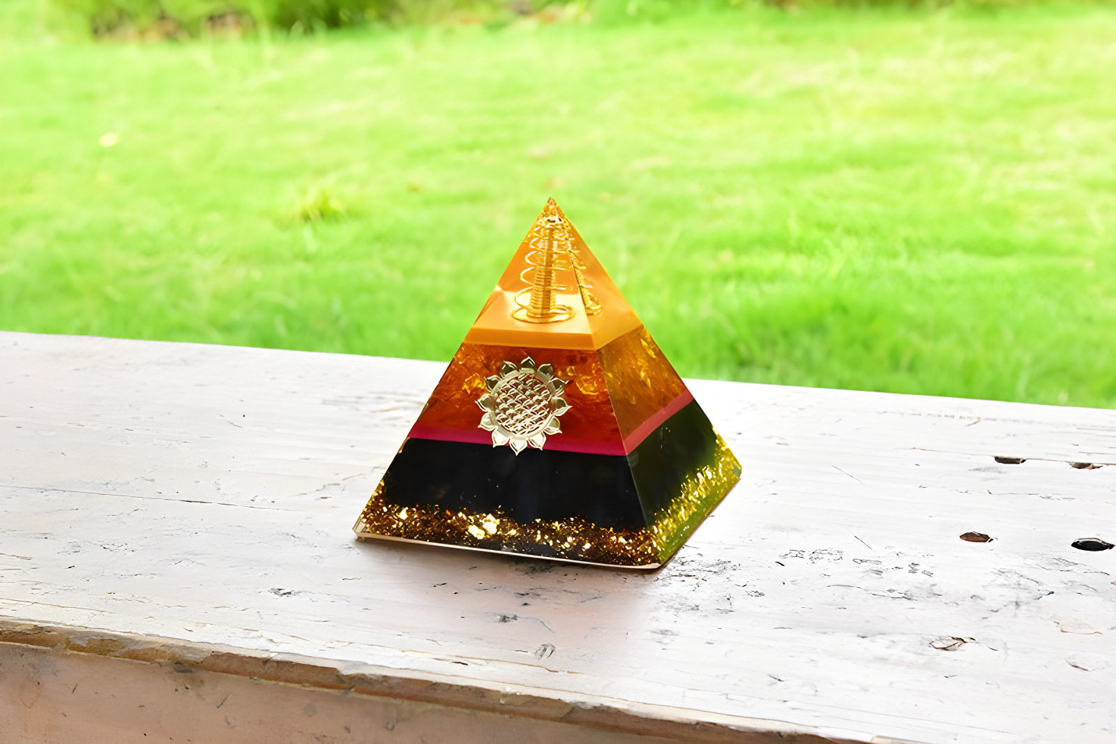 Pyramide de protection en citrine