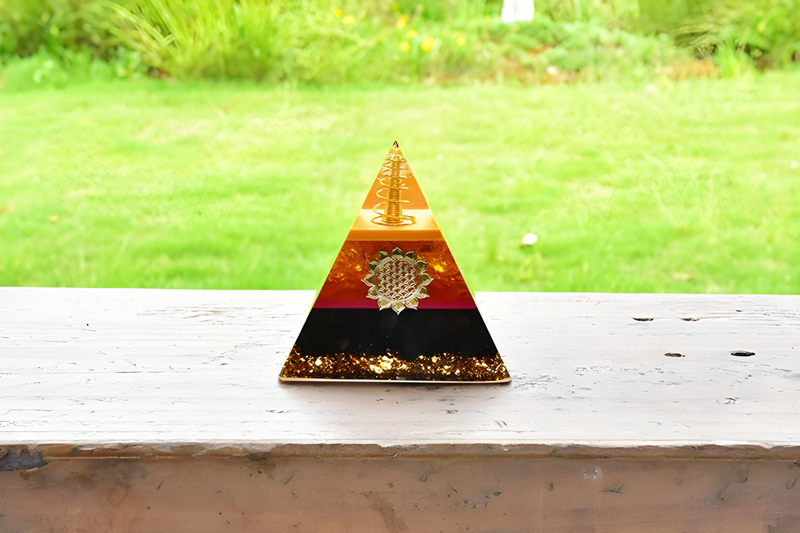 Pyramide de protection en citrine