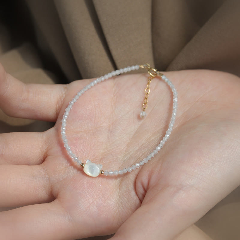 Bracelet en quartz transparent avec cristal blanc et breloque chat guérisseur plaquée or 14 carats