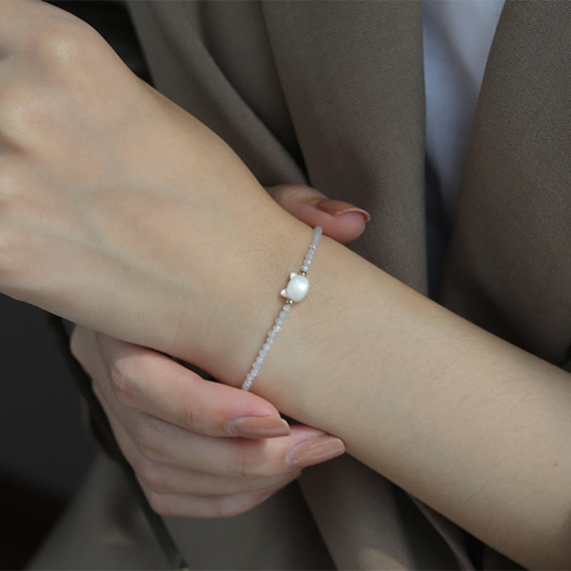 Bracelet en quartz transparent avec cristal blanc et breloque chat guérisseur plaquée or 14 carats