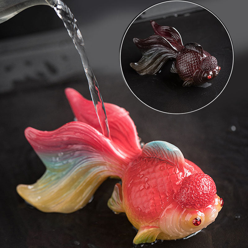 Figurine de poisson koï en résine changeant de couleur pour la richesse et la chance