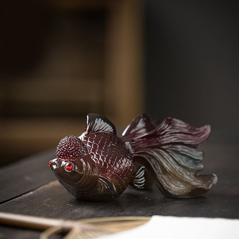 Figurine de poisson koï en résine changeant de couleur pour la richesse et la chance