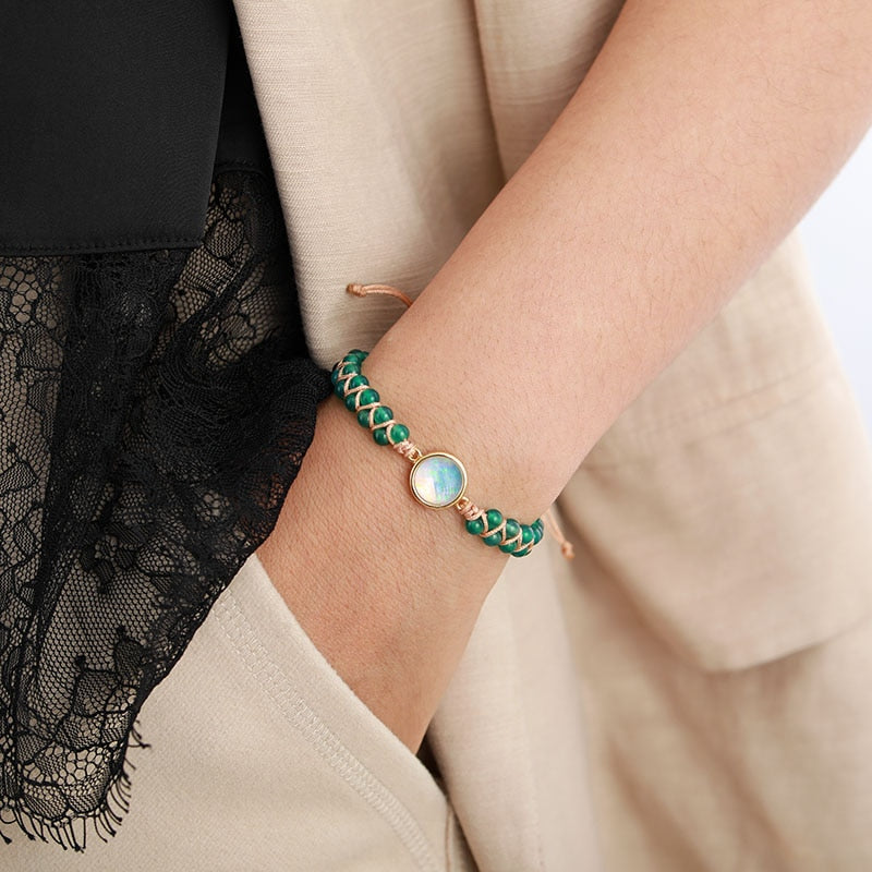 Bracelet de protection en pierres précieuses colorées de Bohème