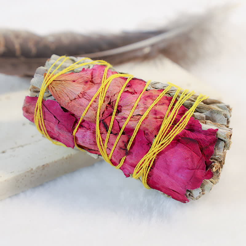 Ensemble de bâtonnets de purification colorés à base de marguerites et de roses rouges pour le nettoyage de la maison