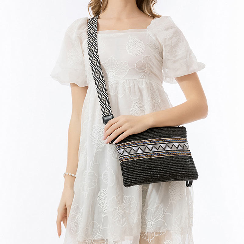 Sac bandoulière bohème en paille tissée à géométrie colorée 28 cm
