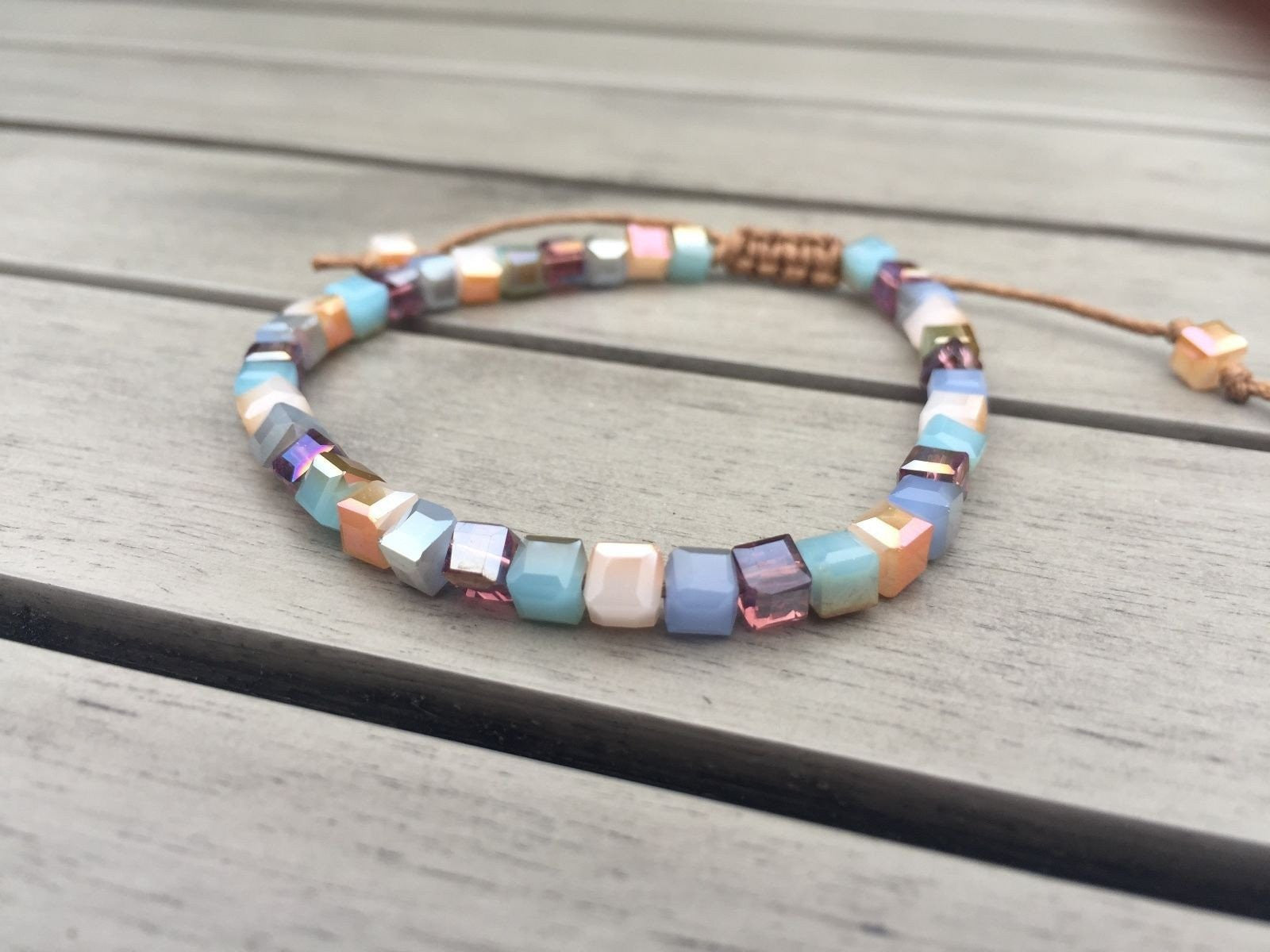 Bracelet d'amitié en cristal irisé coloré