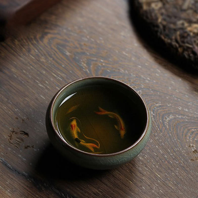 Tasse à thé en céramique motif carpes koï colorées 60 ml | Décor Zen