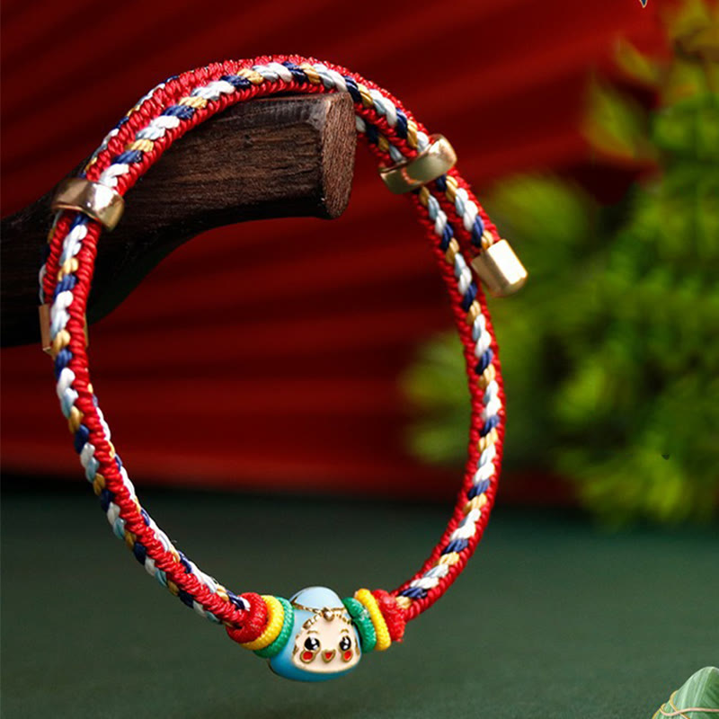 Bracelet porte-bonheur fait main en corde colorée avec personnage Fu