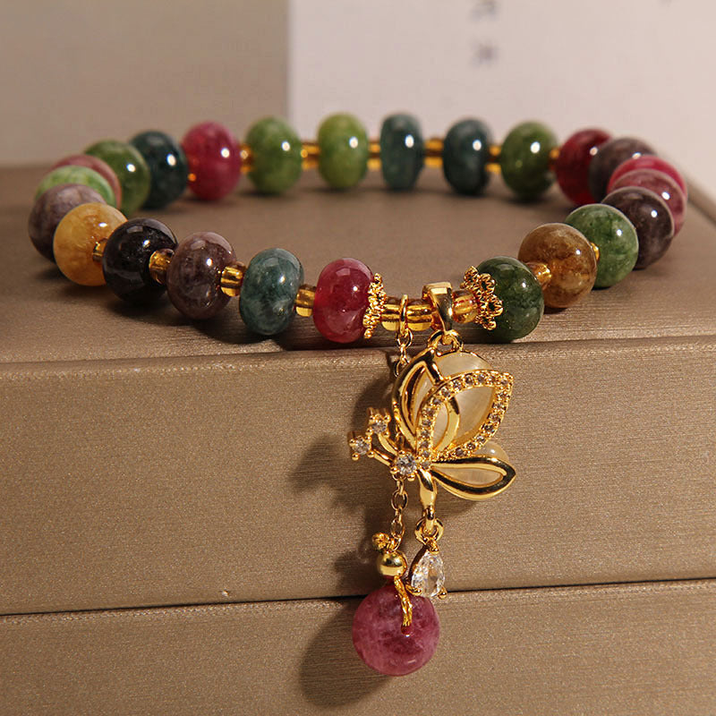 Bracelet à breloques papillon en tourmaline colorée