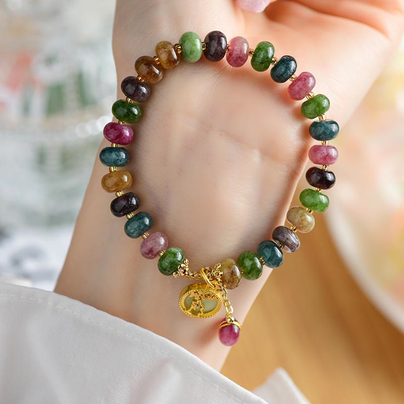 Bracelet d'amour en tourmaline colorée avec breloque fleur de lapin
