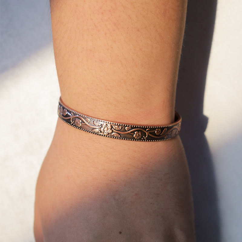 Bracelet spirituel réglable en cuivre | Manchette magnétique florale