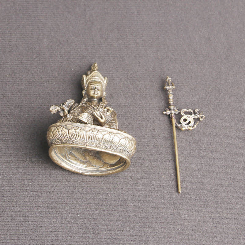 Statue de Bouddha en cuivre Padmasambhava Sérénité Figure 41x66mm