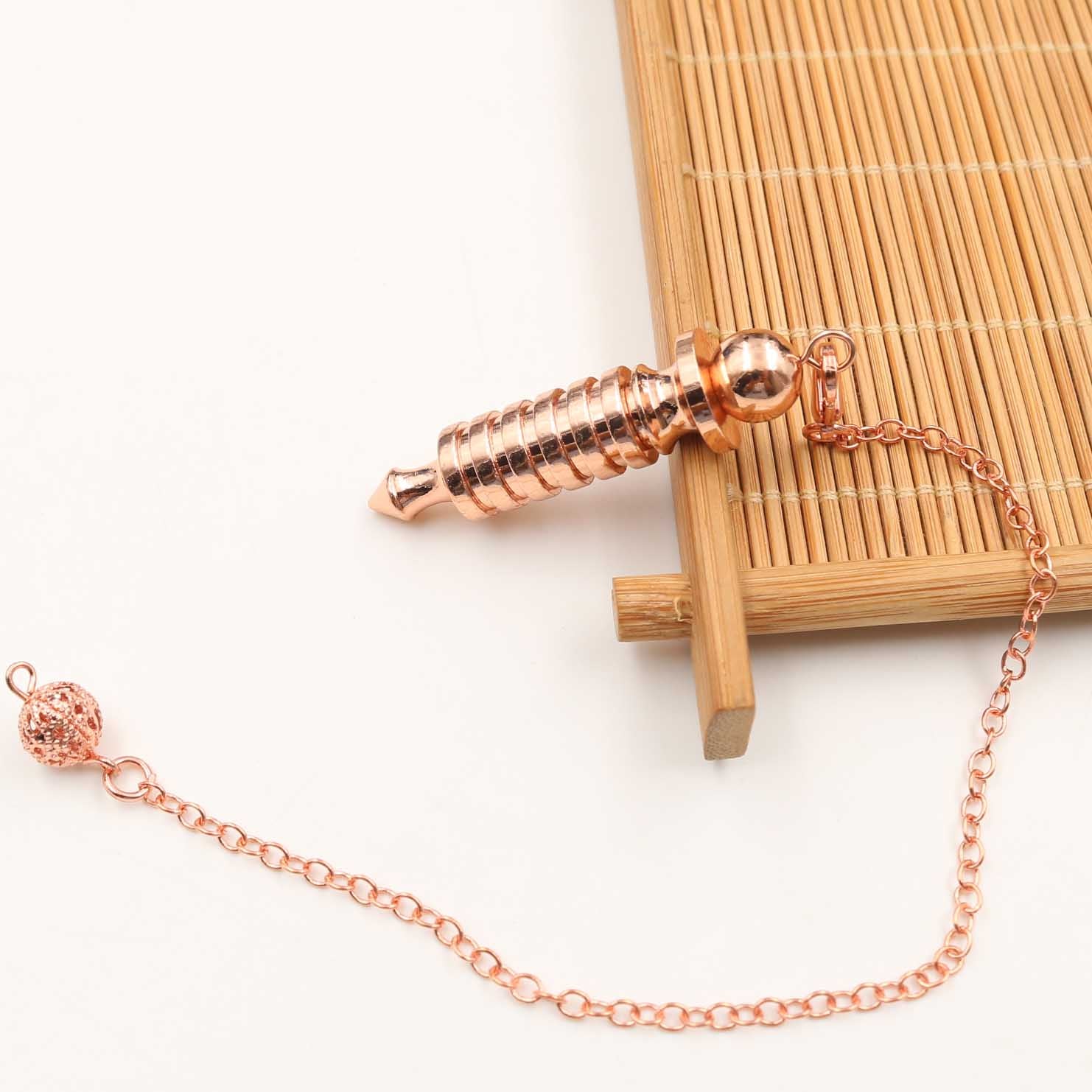 Pendule en cristal de cuivre pour la guérison spirituelle