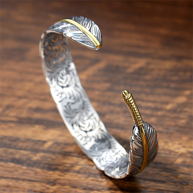 Bracelet manchette en cuivre sculpté avec motif de plumes pour la chance et la richesse