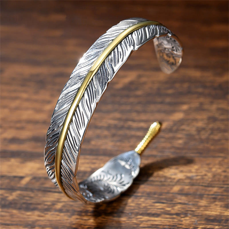 Bracelet manchette en cuivre sculpté avec motif de plumes pour la chance et la richesse