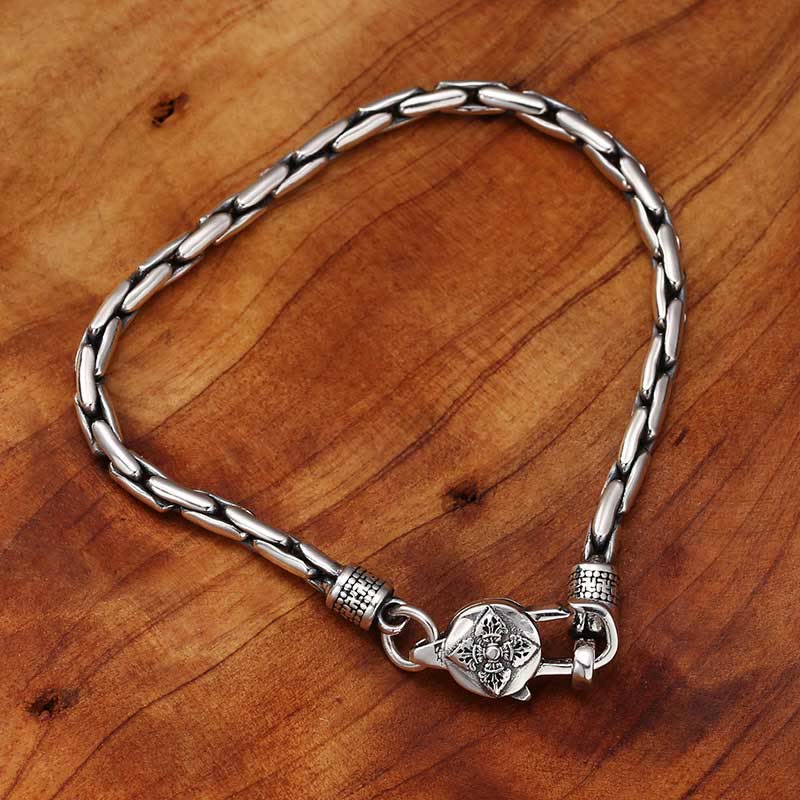 Bracelet de force Om Mani Padme Hum en argent plaqué cuivre