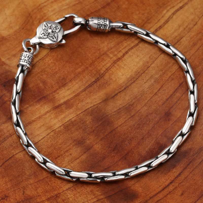 Bracelet de force Om Mani Padme Hum en argent plaqué cuivre