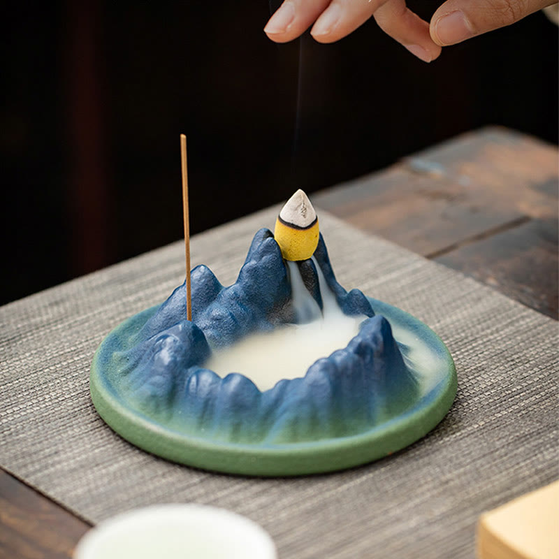 Brûleur d'encens à refoulement créatif en céramique de montagne et de rivière