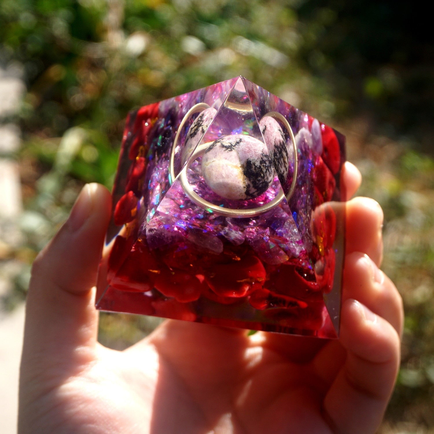 Pyramide d'orgone Crimson Vigor