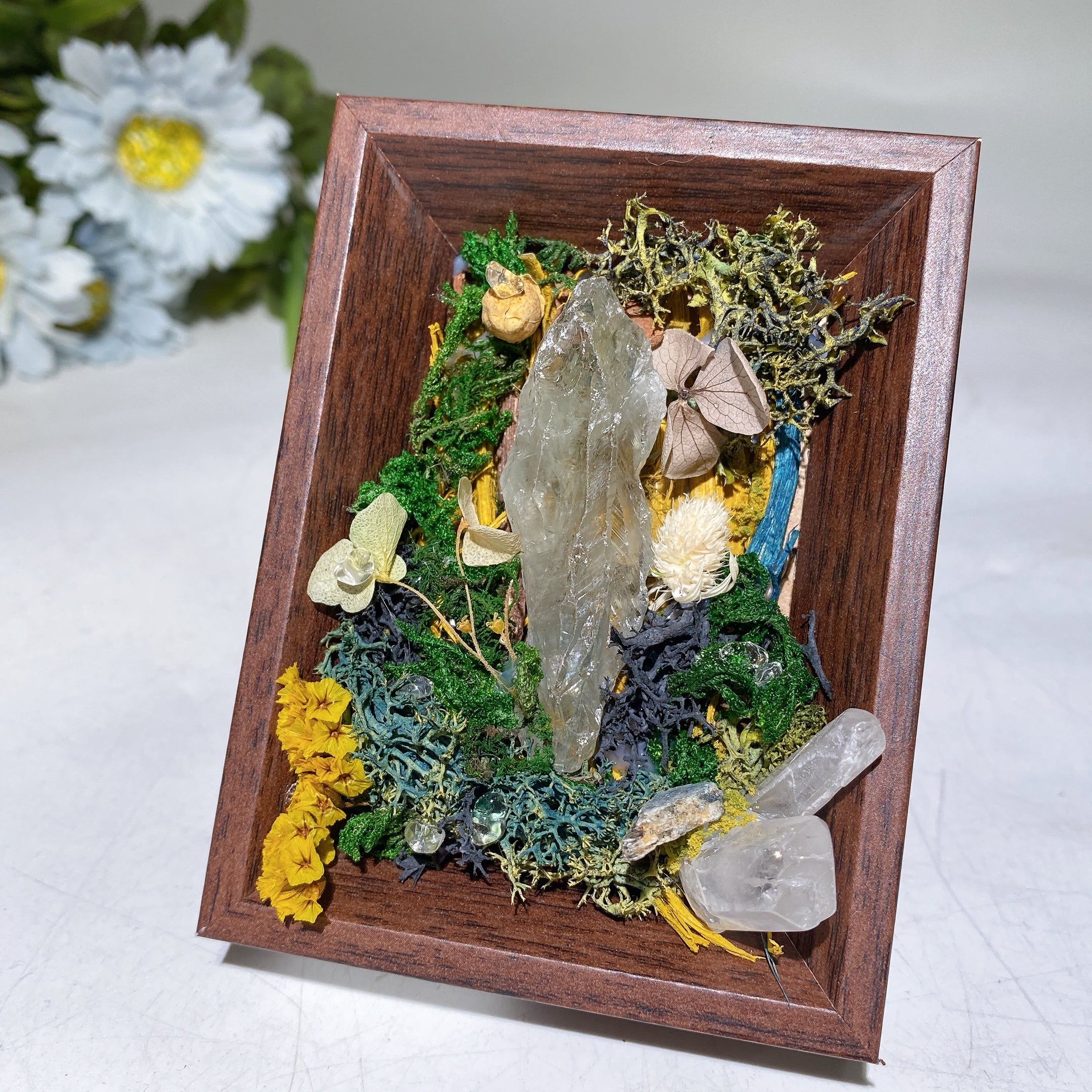 Crystal Scenery in Wooden Frame 8x10cm for Healing Decor