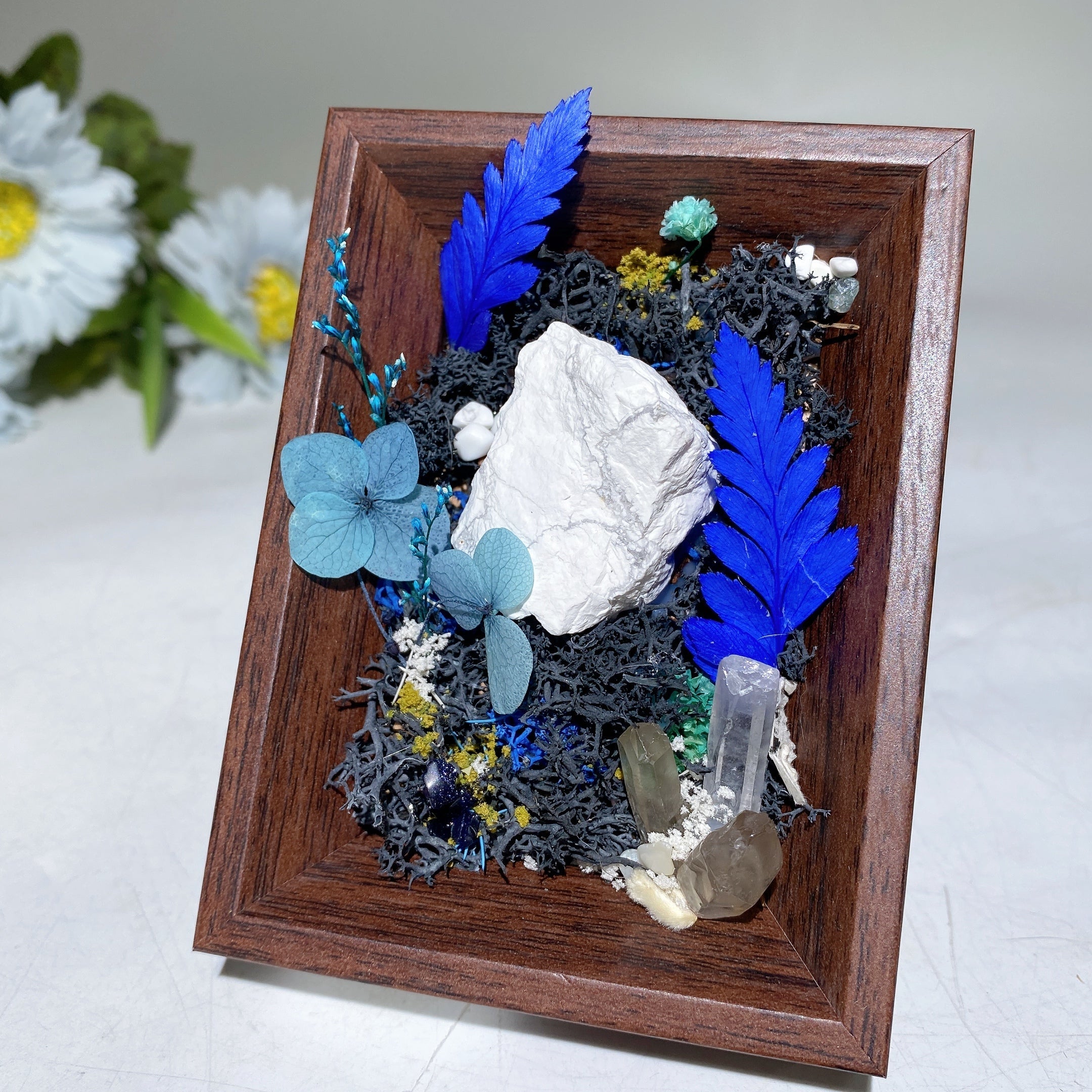 Crystal Scenery in Wooden Frame 8x10cm for Healing Decor