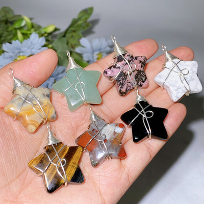 Collier avec pendentif étoile en cristal et cordon noir