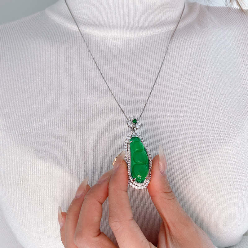 Collier pendentif porte-bonheur en jade cyan pour le succès et la guérison