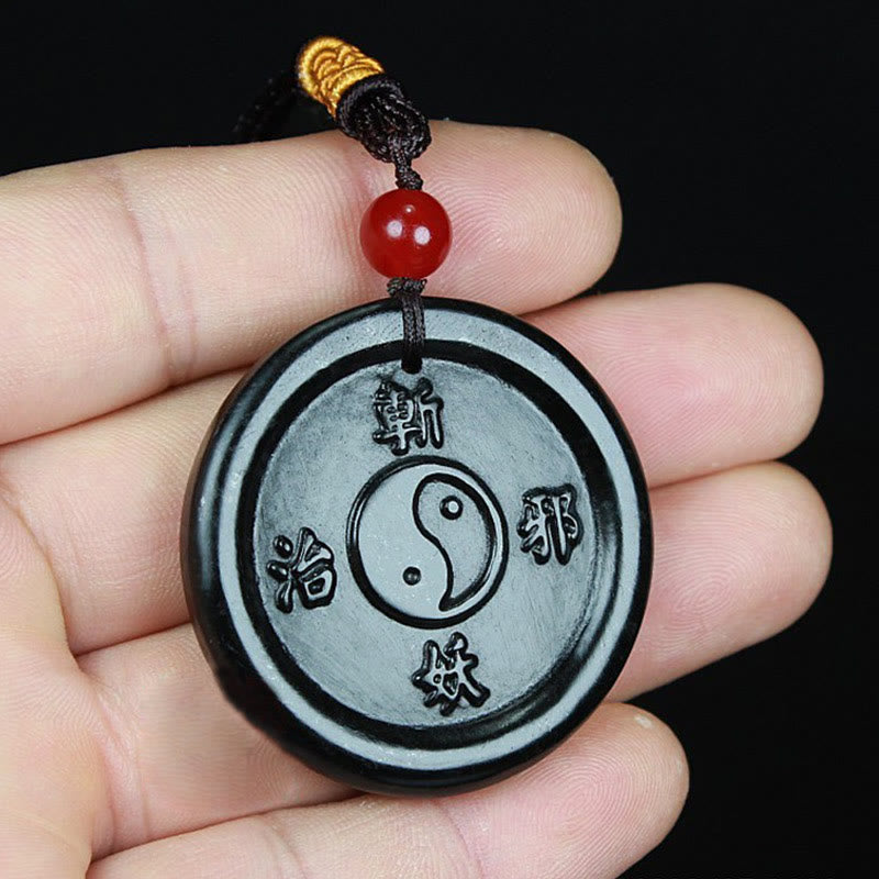 Collier Yin Yang en jade cyan pour le succès et l'harmonie