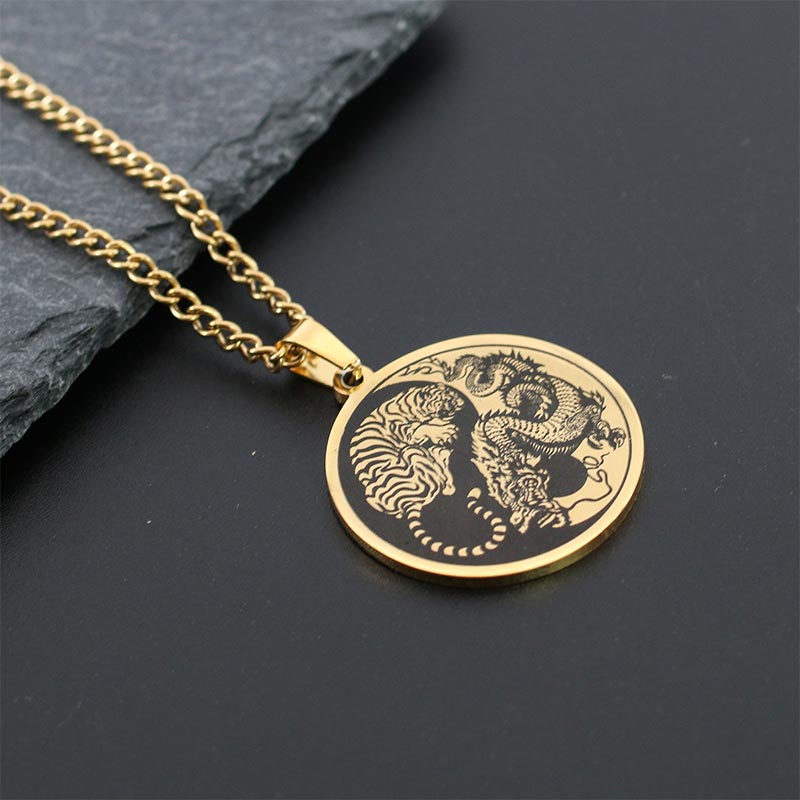 Collier Dragon en Acier Titane avec Pendentif Harmonie Dragon Tigre