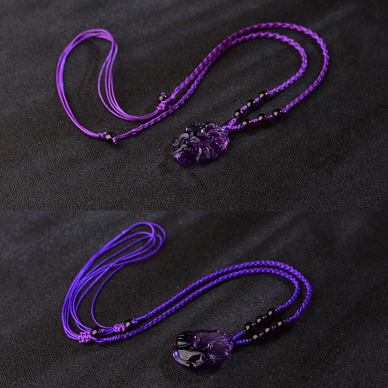 Collier porte-bonheur en améthyste naturelle avec renard à neuf queues