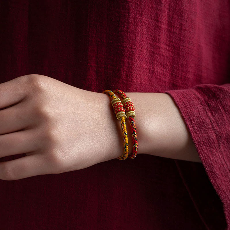 Bracelet en fil rouge fait main avec signe du zodiaque chinois pour la chance et la force