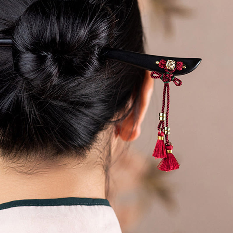Épingle à cheveux en ébène avec pompon en ficelle rouge pour la protection et la chance