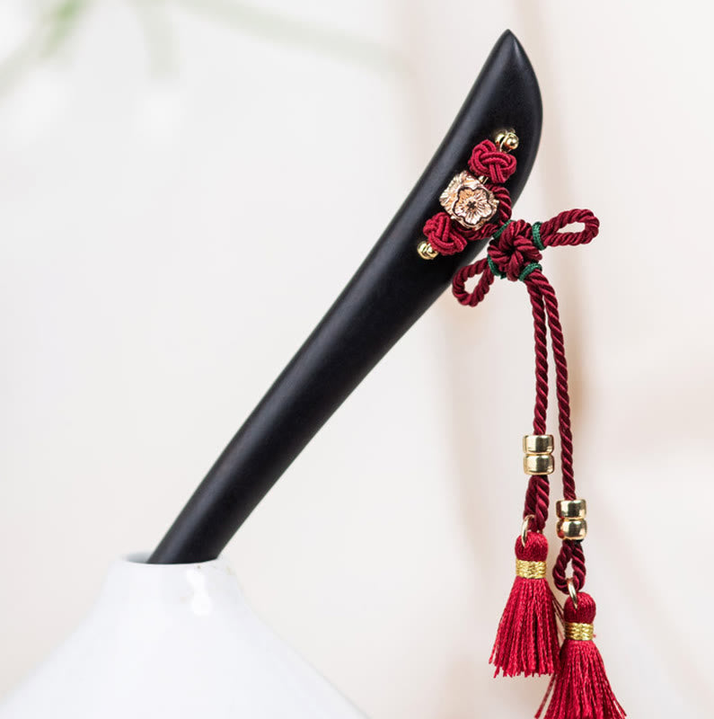 Épingle à cheveux en ébène avec pompon en ficelle rouge pour la protection et la chance