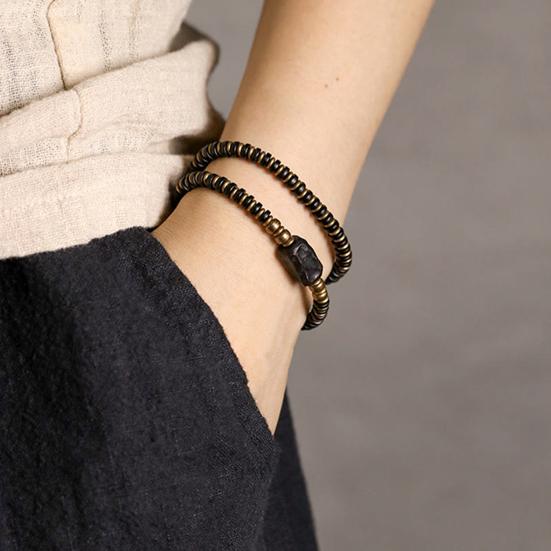 Bracelet double tour en bois d'ébène et bois de santal vert pour le calme