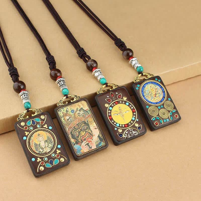 Collier pendentif en bois d'ébène avec cinq dieux de la richesse | Paix