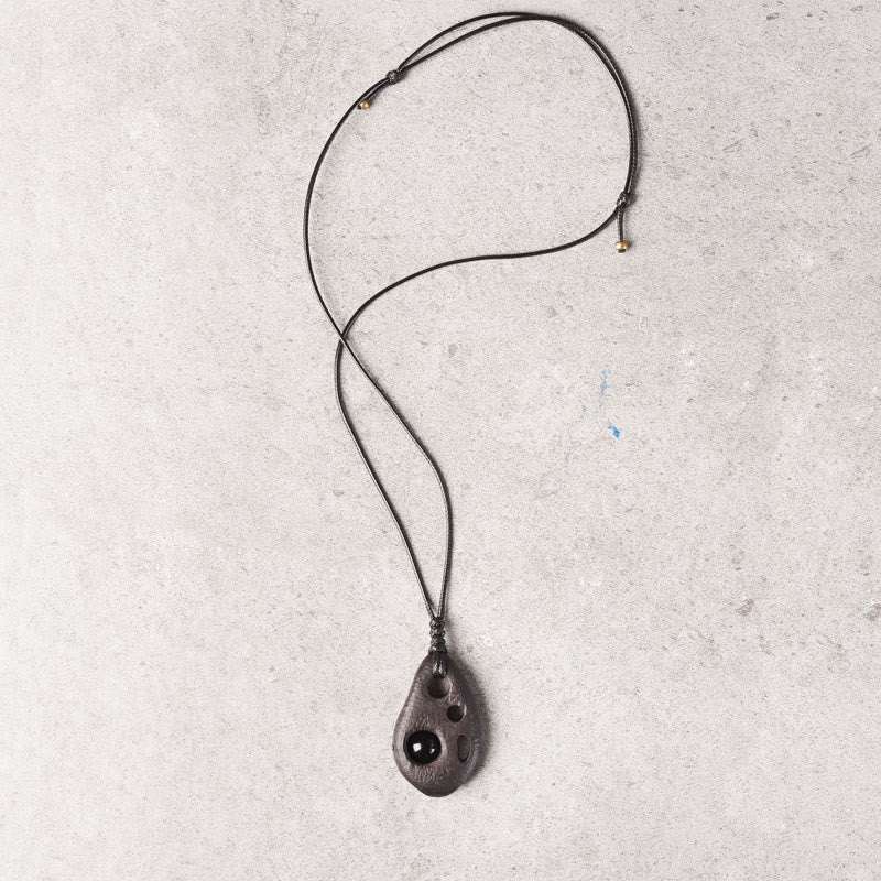 Collier en bois d'ébène et obsidienne pour la paix intérieure et la protection