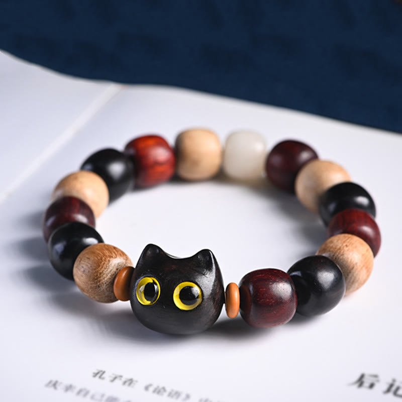 Bracelet de protection en bois d'ébène avec breloque chat en bois de santal rouge à petites feuilles